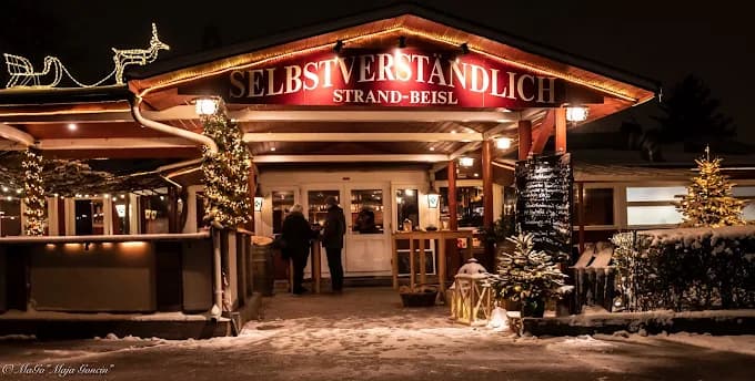 Winterlicher Eingang des Selbstverständlich Strandbeisls